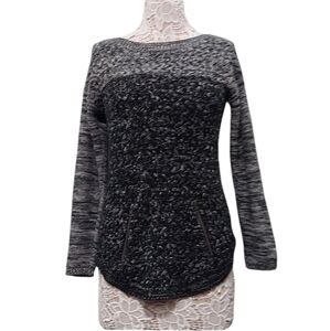 Indigo by great northwest grey and black sweater with sipper accents Size M